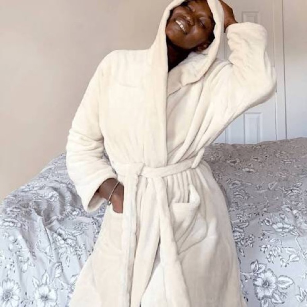 Summer and Rose bath robe (ft. In FabFitFun)